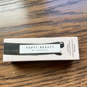 Fenty Beauty by Rihanna Portable Touchup Brush 130